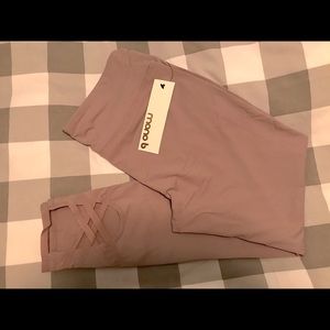 Mono B activewear cropped leggings - sz L